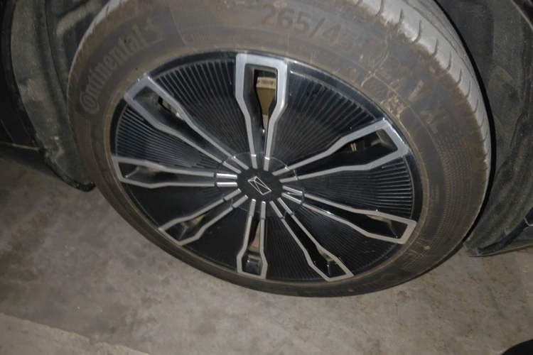 Used Avatr 07 2024 Pro+ All-Electric Version Right Front Wheel Hub