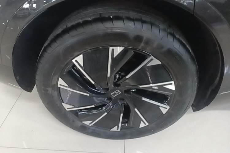 Used Avatr 07 2024 Pro+ All-Electric Version Right Rear Wheel Hub