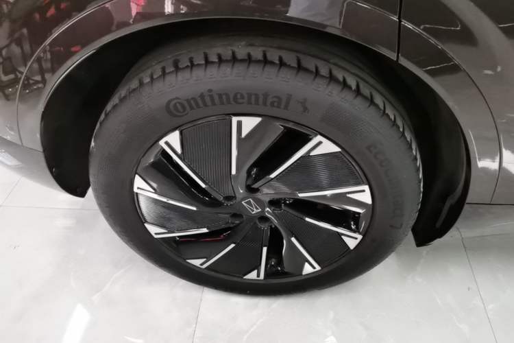 Used Avatr 07 2024 Pro+ All-Electric Version Right Rear Wheel Hub