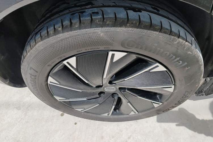 Used Avatr 07 2024 Pro+ All-Electric Version Right Rear Wheel Hub