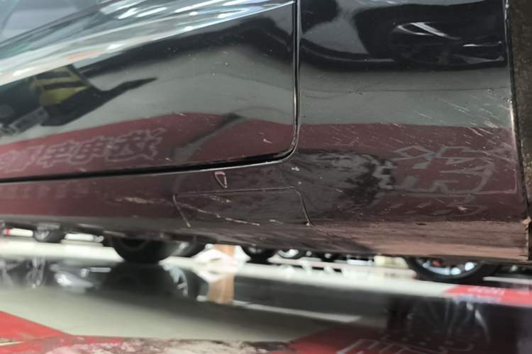 Used Avatr 07 2024 Pro+ Range-Extended Edition Right Side Sill