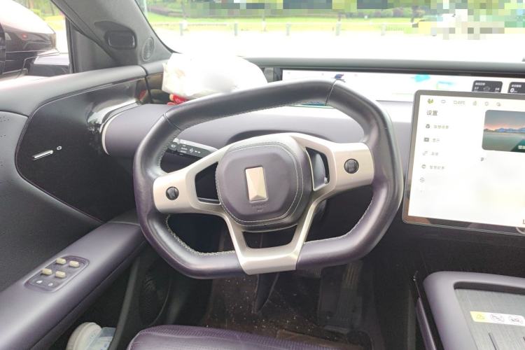 Used Avatr 07 2024 Max Extended-Range Edition Steering Wheel