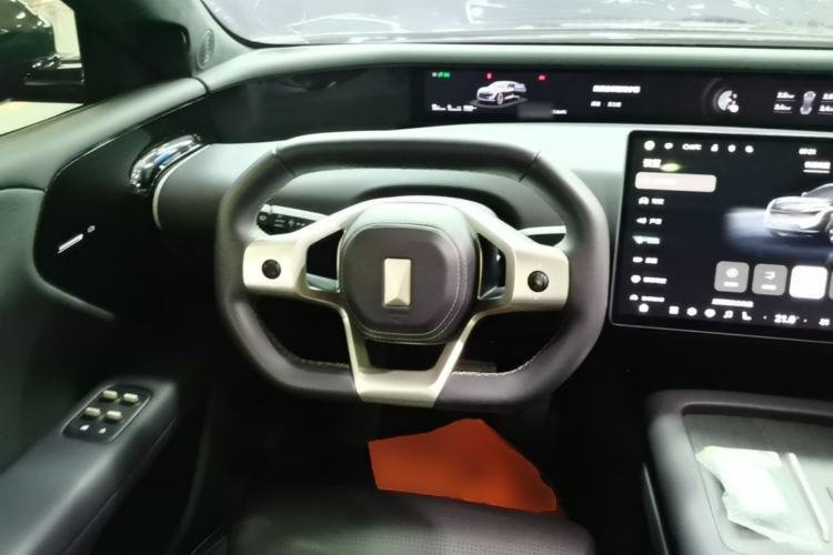 Used Avatr 07 2024 Ultra All-Electric Four-Wheel Drive Steering Wheel