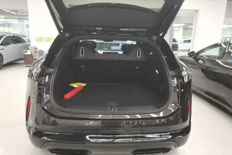 Used Avatr 07 2024 Max Extended-Range Edition Trunk