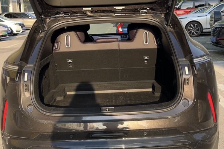 Used Avatr 07 2024 Max Pure Electric Edition Trunk