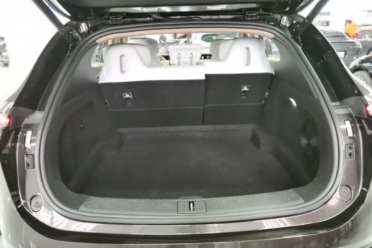 Used Avatr 07 2024 Pro+ All-Electric Version Trunk