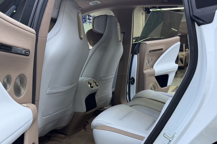 Used Avatr 07 2024 Ultra Range-Extended Four-Wheel Drive Interior 4