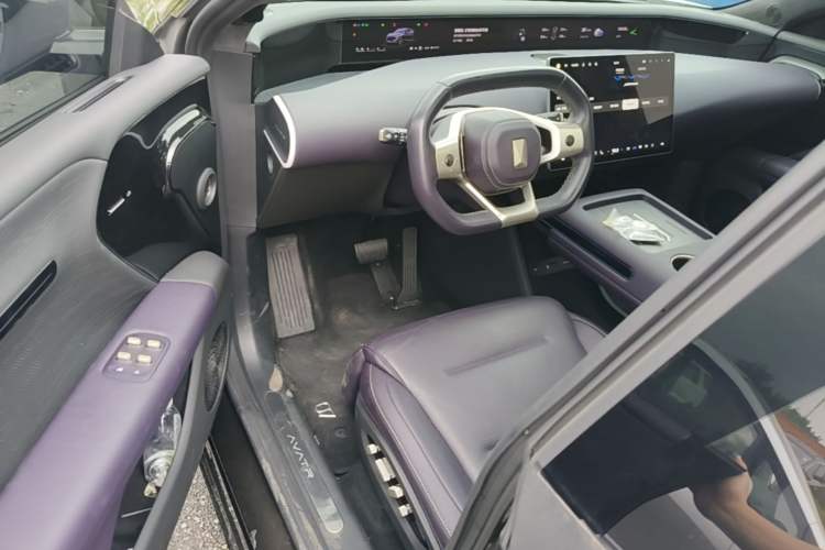 Used Avatr 07 2024 Max Extended-Range Edition Driver Seat