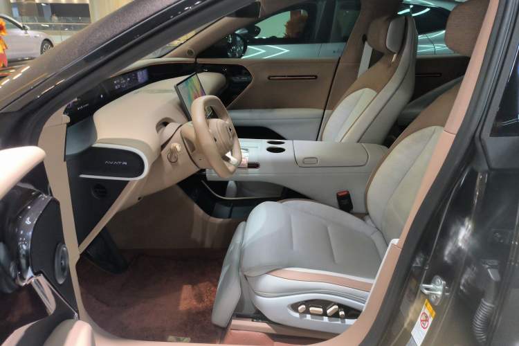 Used Avatr 07 2024 Pro+ Range-Extended Edition Left Front Seat