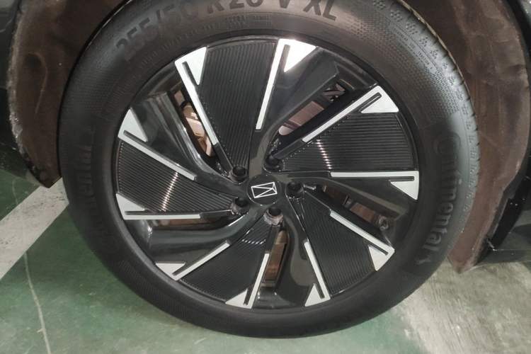 Used Avatr 07 2024 Max Extended-Range Edition Right Rear Wheel Hub