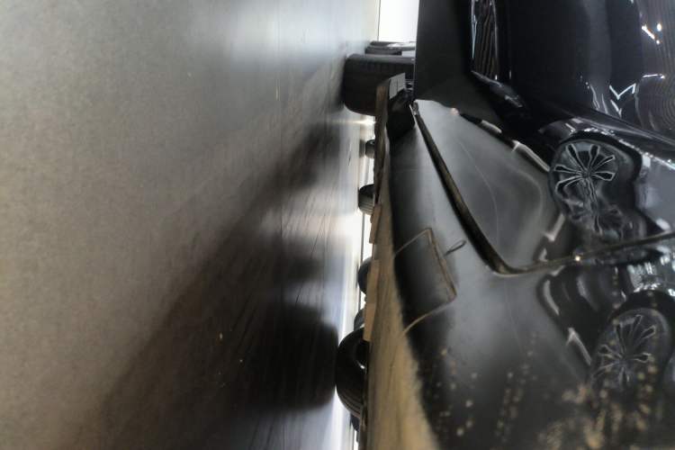 Used Avatr 07 2024 Pro+ Range-Extended Edition Right Side Sill