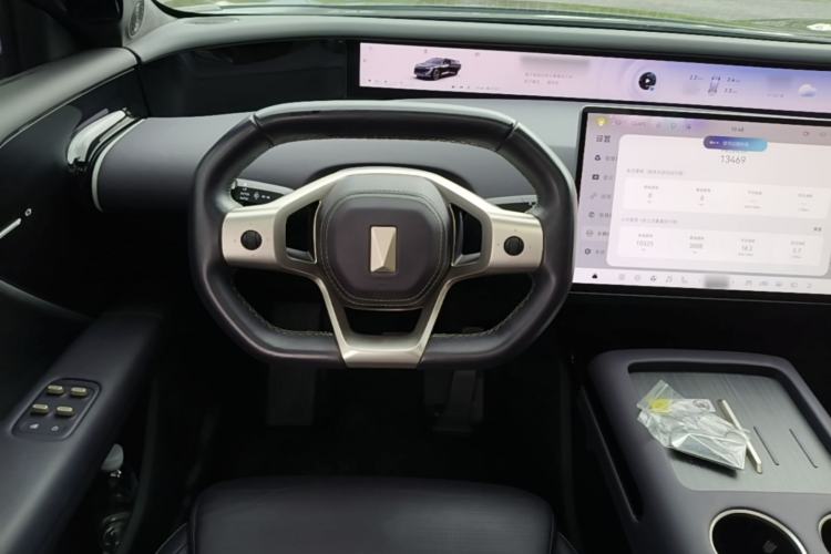 Used Avatr 07 2024 Max Extended-Range Edition Steering Wheel