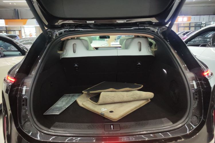Used Avatr 07 2024 Pro+ All-Electric Version Trunk