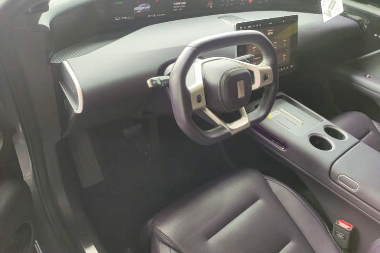 Used Avatr 07 2024 Max Extended-Range Edition Center Console