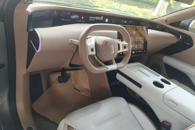 Used Avatr 07 2024 Max Extended-Range Edition Center Console
