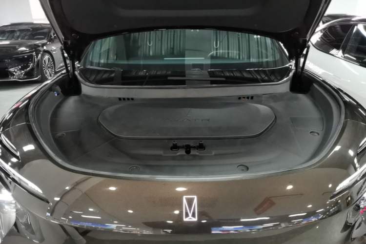 Used Avatr 07 2024 Ultra Range-Extended Four-Wheel Drive Engine Bay