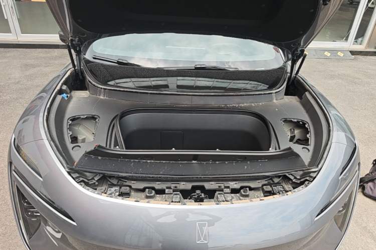 Used Avatr 07 2024 Ultra All-Electric Four-Wheel Drive Engine Bay
