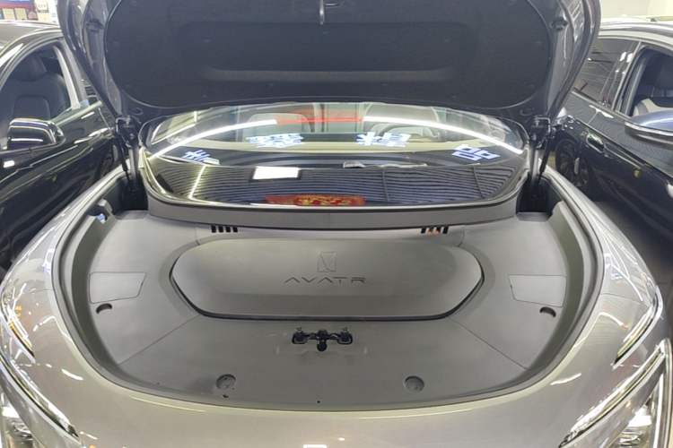 Used Avatr 07 2024 Pro+ Range-Extended Edition Engine Bay