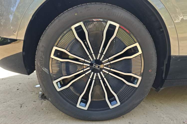 Used Avatr 07 2024 Max Extended-Range Edition Exterior 14