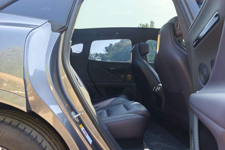Used Avatr 07 2024 Max Extended-Range Edition Interior 11