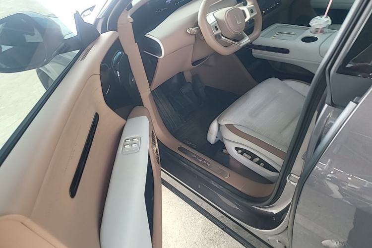 Used Avatr 07 2024 Max Extended-Range Edition Left Front Seat