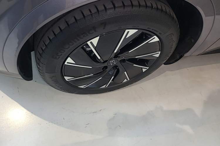 Used Avatr 07 2024 Max Extended-Range Edition Left Front Wheel Hub