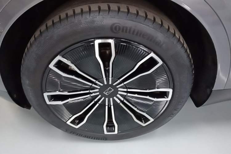 Used Avatr 07 2024 Max Extended-Range Edition Left Front Wheel Hub