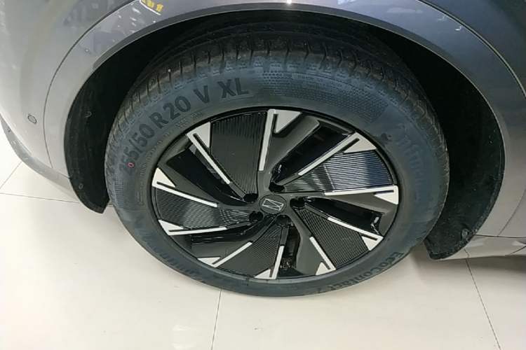 Used Avatr 07 2024 Max Extended-Range Edition Left Front Wheel Hub