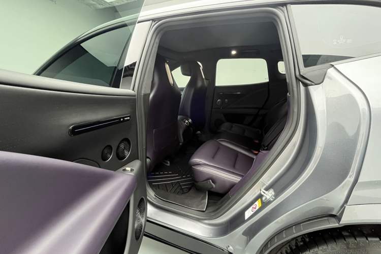 Used Avatr 07 2024 Max Extended-Range Edition Left Rear Seat