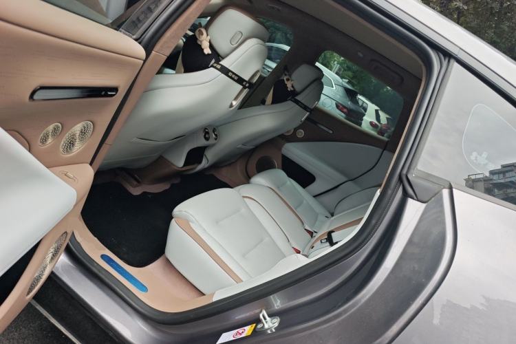 Used Avatr 07 2024 Max Extended-Range Edition Left Rear Seat