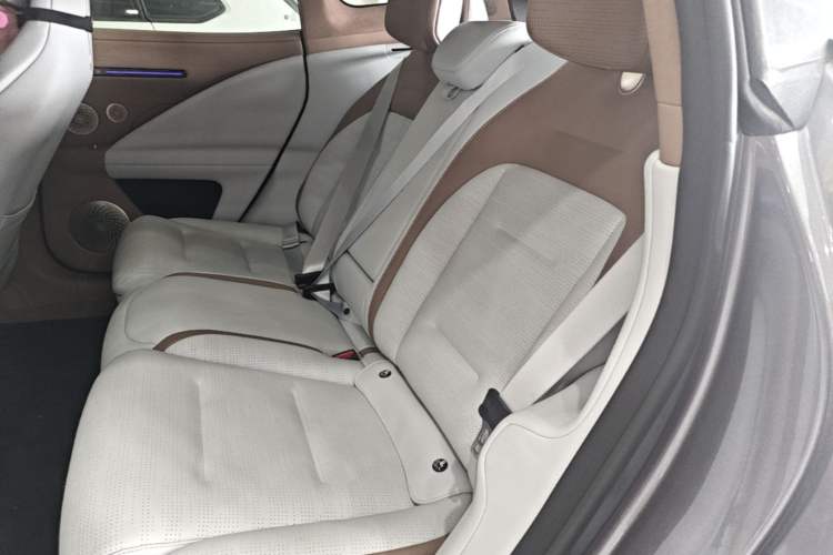 Used Avatr 07 2024 Max Extended-Range Edition Left Rear Seat
