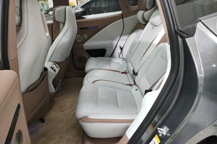 Used Avatr 07 2024 Max Extended-Range Edition Left Rear Seat