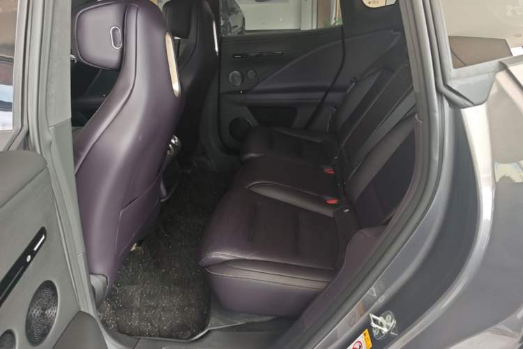 Used Avatr 07 2024 Max Extended-Range Edition Left Rear Seat