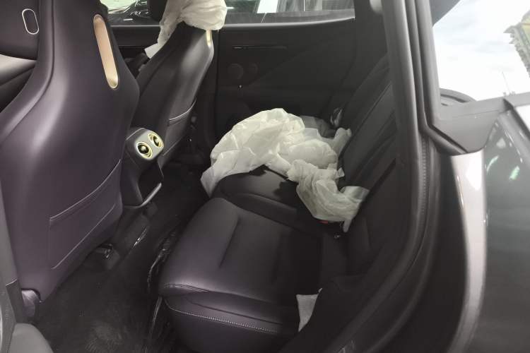 Used Avatr 07 2024 Max Pure Electric Edition Left Rear Seat