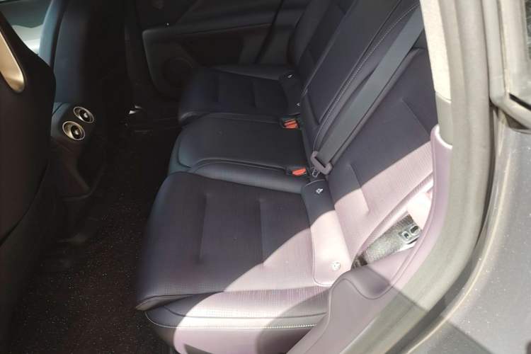 Used Avatr 07 2024 Pro+ Range-Extended Edition Left Rear Seat