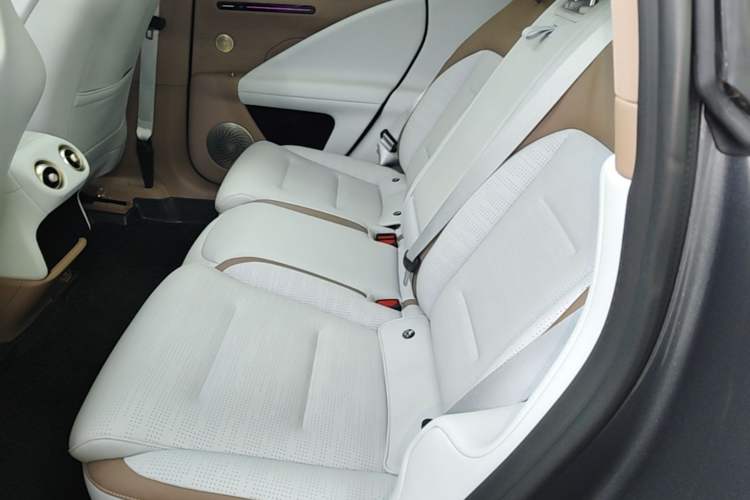 Used Avatr 07 2024 Pro+ Range-Extended Edition Left Rear Seat