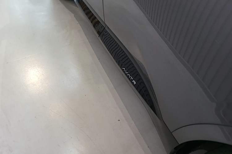 Used Avatr 07 2024 Max Extended-Range Edition Left Side Sill