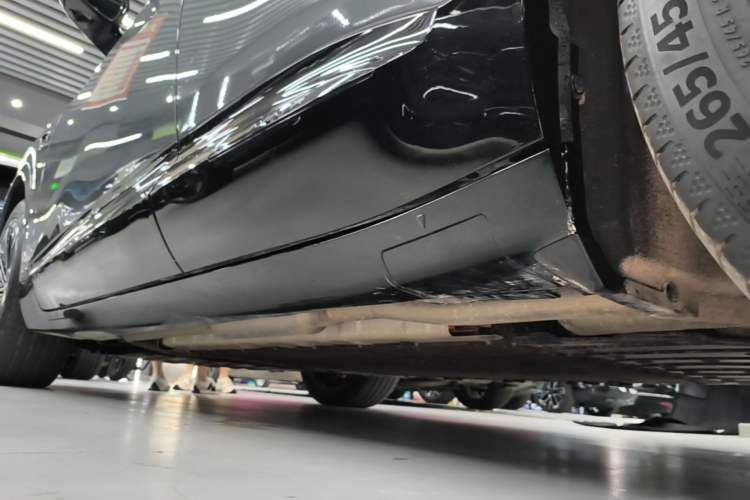Used Avatr 07 2024 Max Extended-Range Edition Left Side Sill