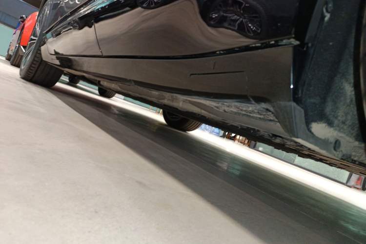 Used Avatr 07 2024 Max Extended-Range Edition Left Side Sill