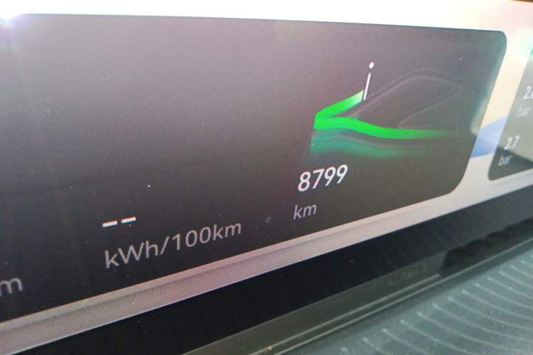 Used Avatr 07 2024 Max Extended-Range Edition Odometer Close Up