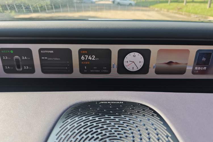 Used Avatr 07 2024 Max Extended-Range Edition Odometer Close Up