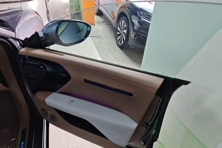 Used Avatr 07 2024 Max Pure Electric Edition Right Front Door Interior