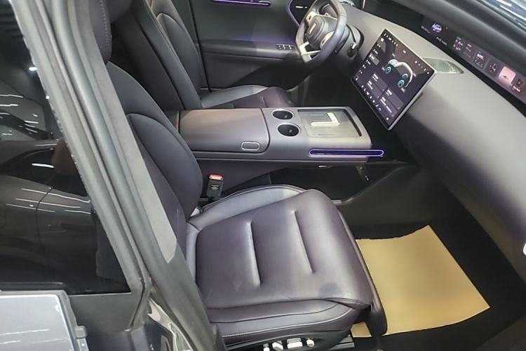 Used Avatr 07 2024 Max Extended-Range Edition Right Front Seat