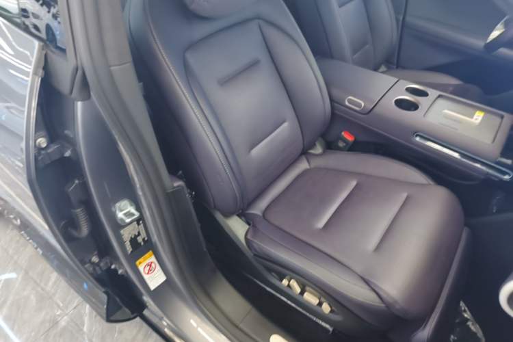 Used Avatr 07 2024 Max Extended-Range Edition Right Front Seat
