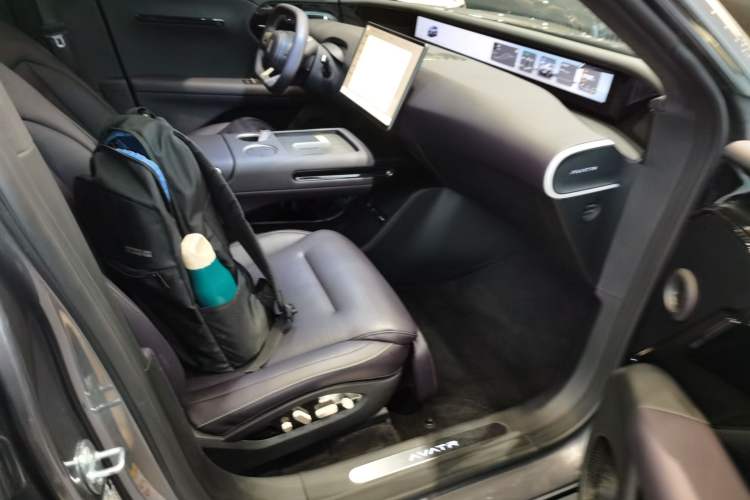 Used Avatr 07 2024 Max Extended-Range Edition Right Front Seat