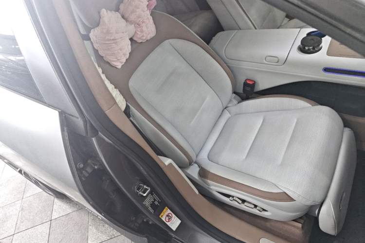 Used Avatr 07 2024 Max Extended-Range Edition Right Front Seat