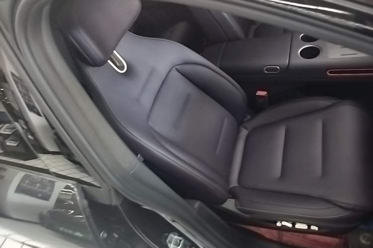Used Avatr 07 2024 Pro+ Range-Extended Edition Right Front Seat