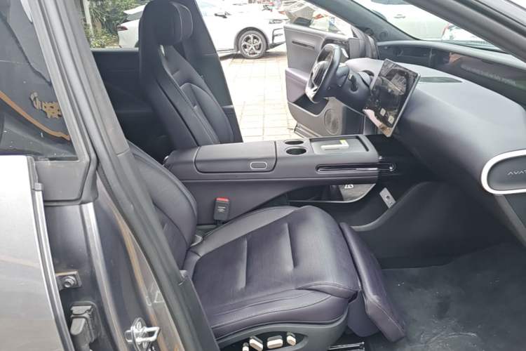 Used Avatr 07 2024 Max Extended-Range Edition Right Front Seat