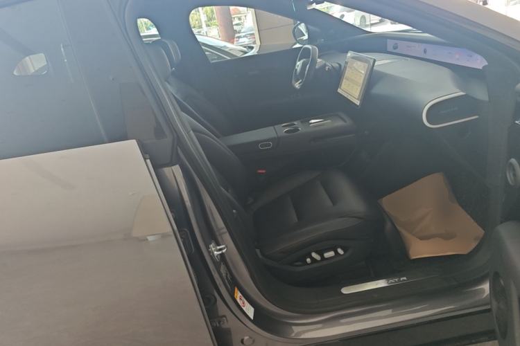 Used Avatr 07 2024 Max Extended-Range Edition Right Front Seat