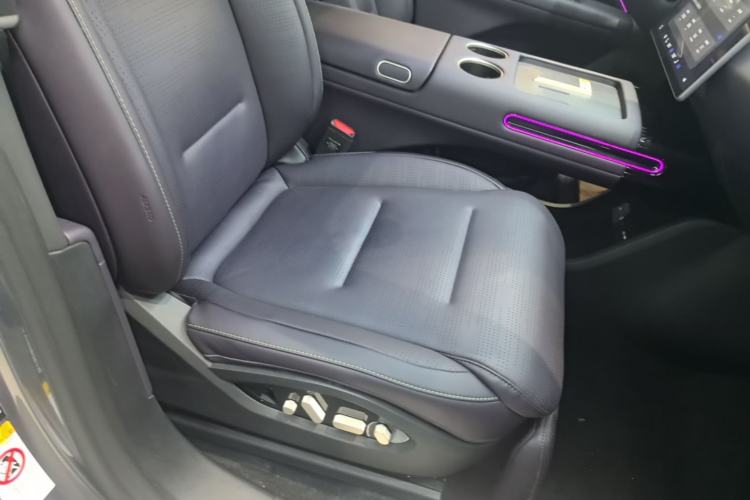 Used Avatr 07 2024 Max Extended-Range Edition Right Front Seat